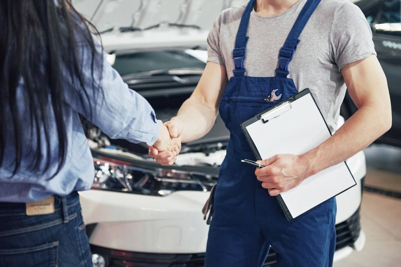 Serviços de transporte confiáveis ​​e avaliação de automóveis 